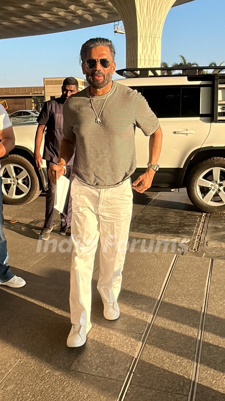 Suniel Shetty spotted at the airport