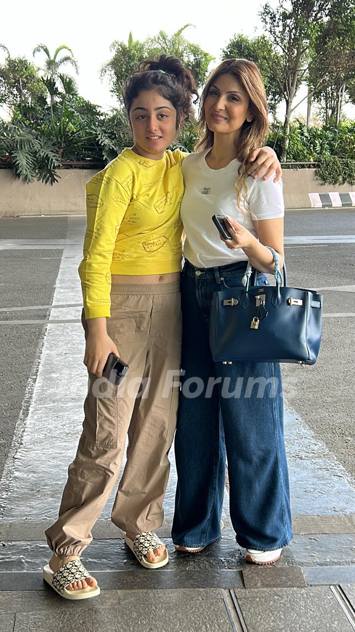 Riddhima Kapoor Sahni with her daughter spotted at the airport