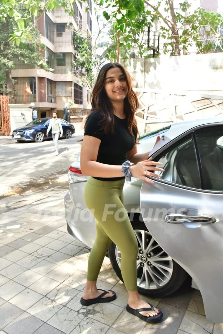 Saiee Manjrekar spotted in the Juhu