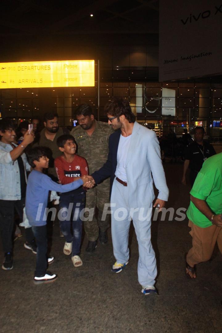 Vidyut Jammwal snapped at the airport