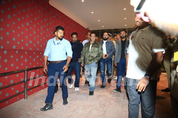Celebrities snapped at the Jamnagar airport 