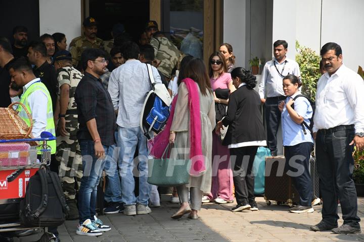 Khushi Kapoor snapped at the airport