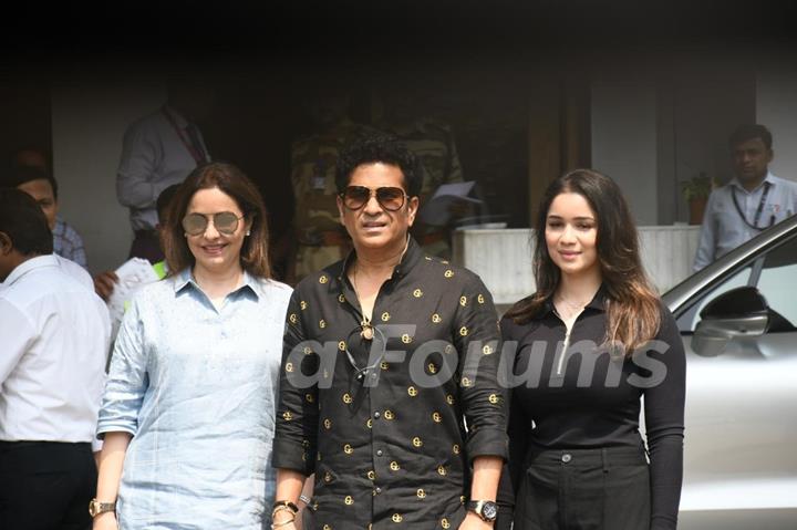 Sachin Tendulkar with his family snapped at the airport