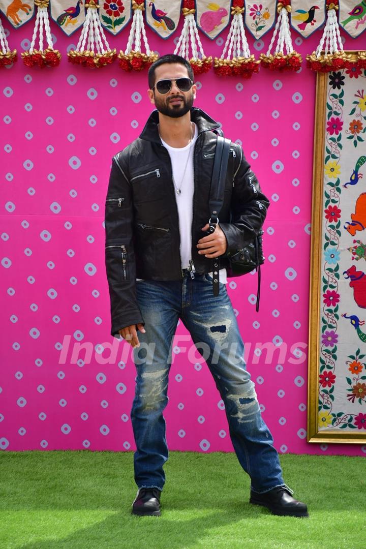 Shahid Kapoor snapped at Jamnagar airport