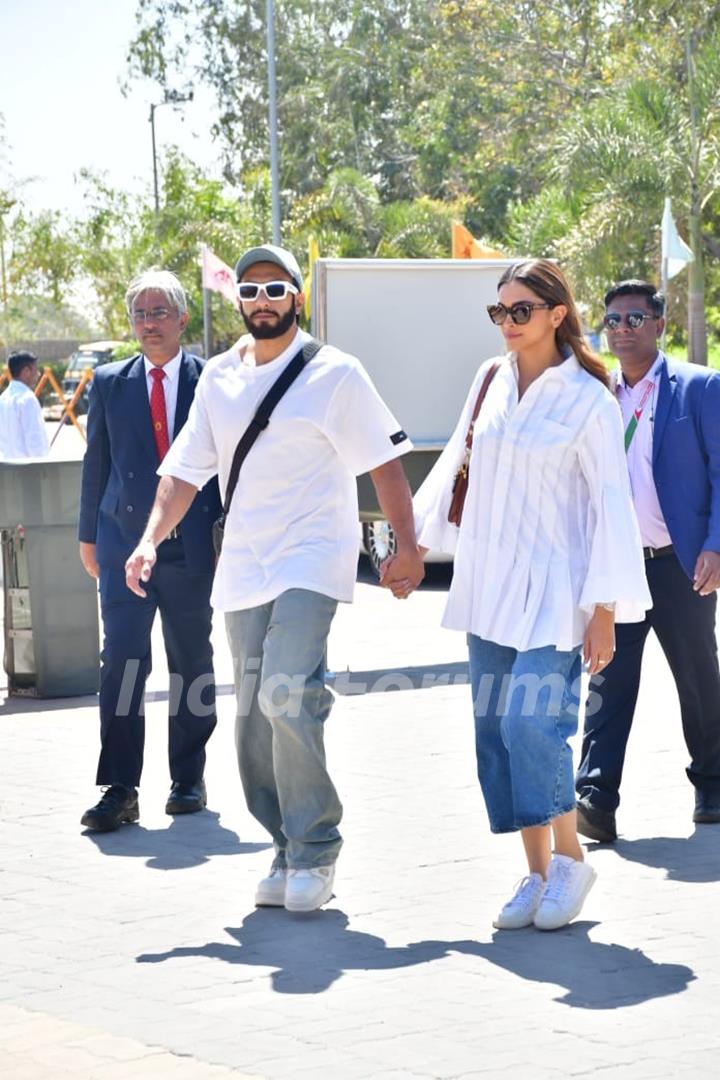 Deepika Padukone and Ranveer Singh snapped at the Jamnagar airport