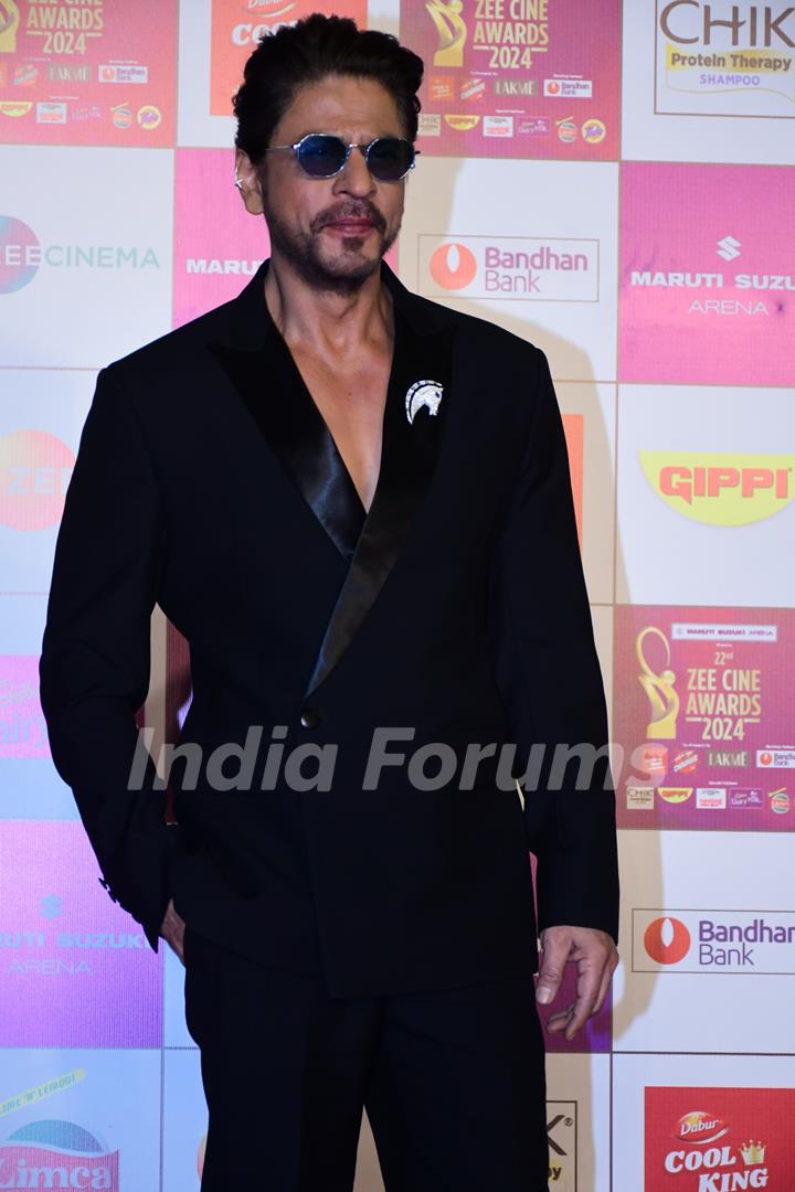 Shah Rukh Khan snapped at at Zee Cine Awards 2024