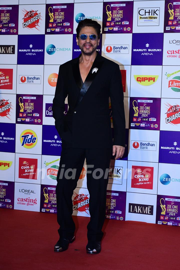 Shah Rukh Khan snapped at at Zee Cine Awards 2024