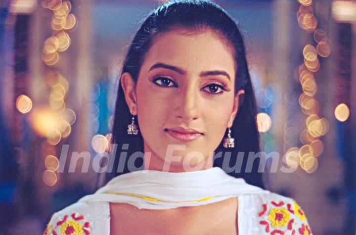 Additi Gupta as Heer