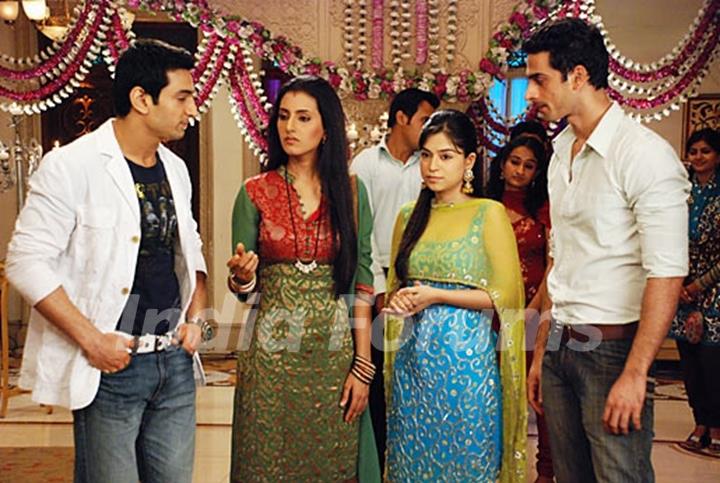 Scene from tv show Kis Desh Mein Hai Meraa Dil