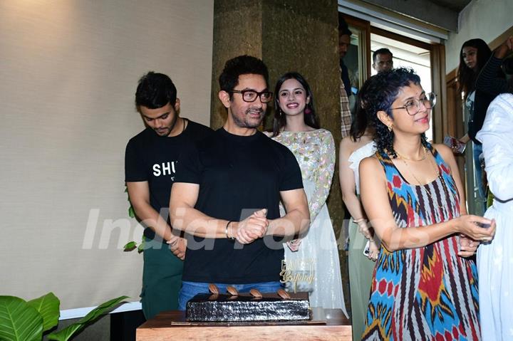 Aamir Khan celebrates his birthday with media 