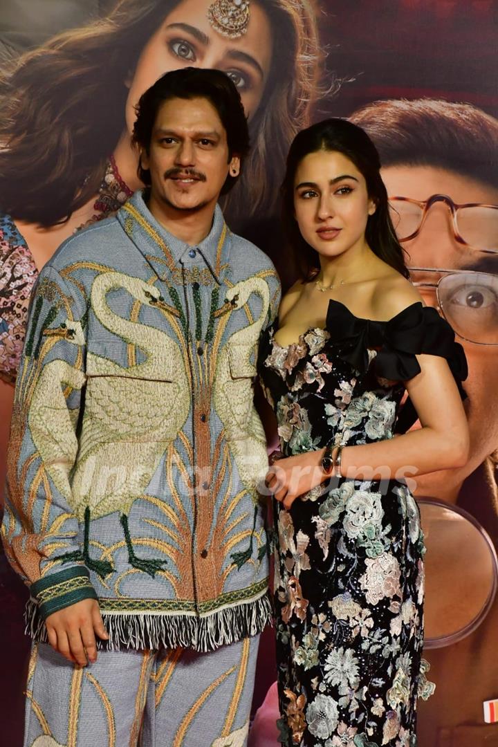 Vijay Varma and Sara Ali Khan grace the premiere of Murder Mubarak