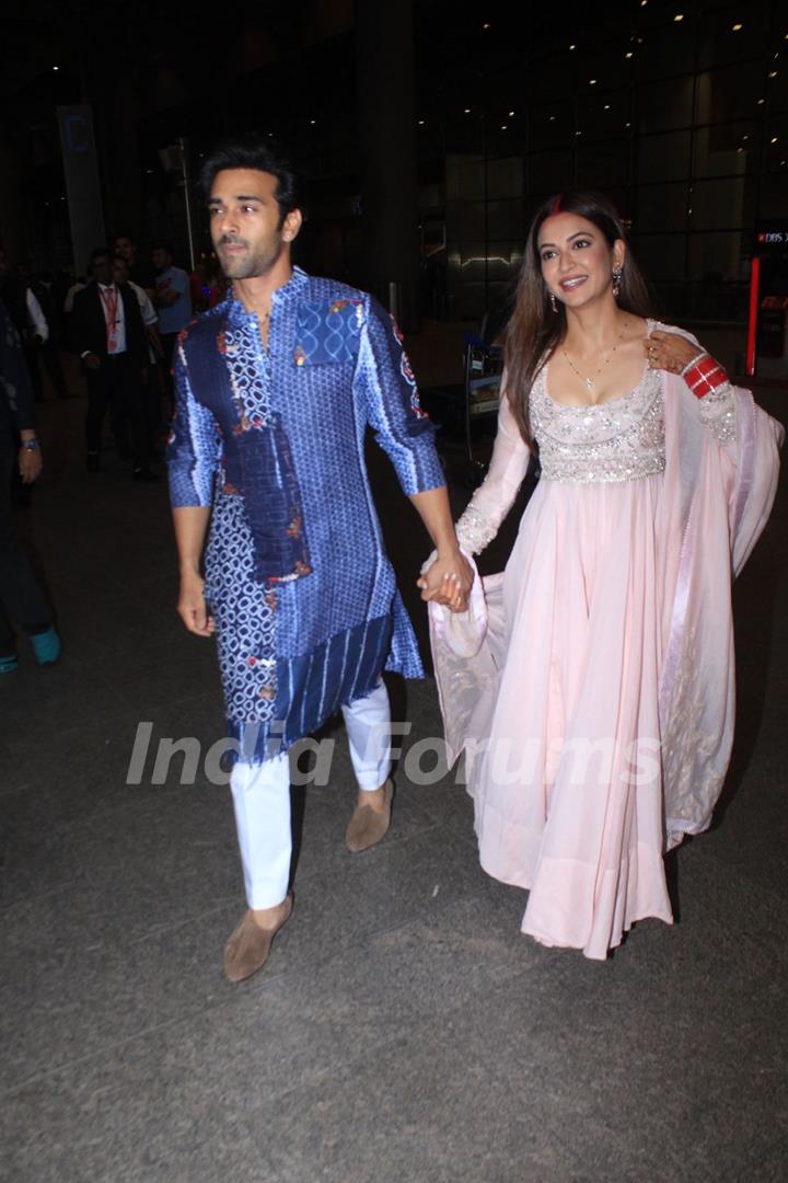 Pulkit Samrat and Kriti Kharbanda spotted at the airport