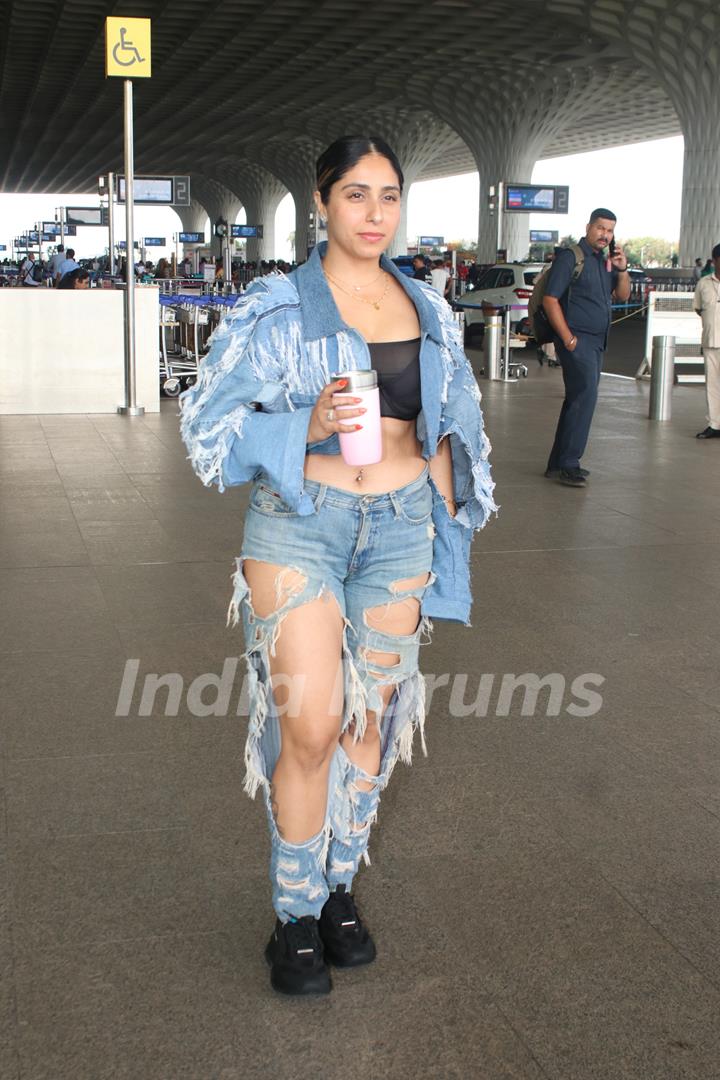 Neha Bhasin spotted at the airport