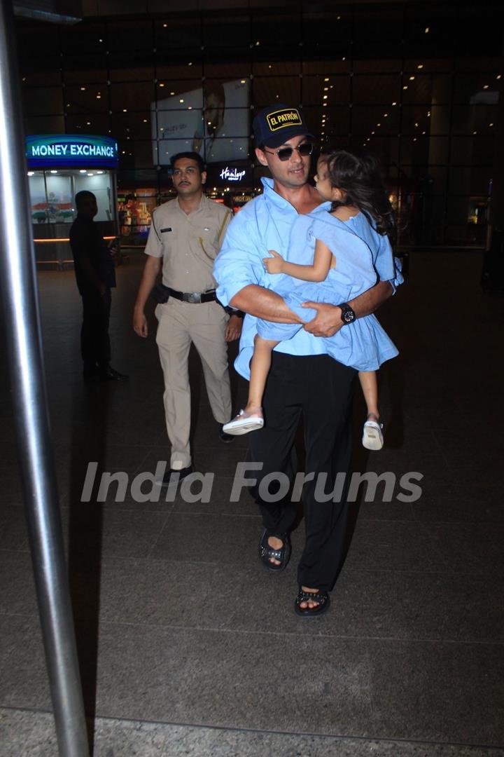 Aayush Sharma snapped at the airport