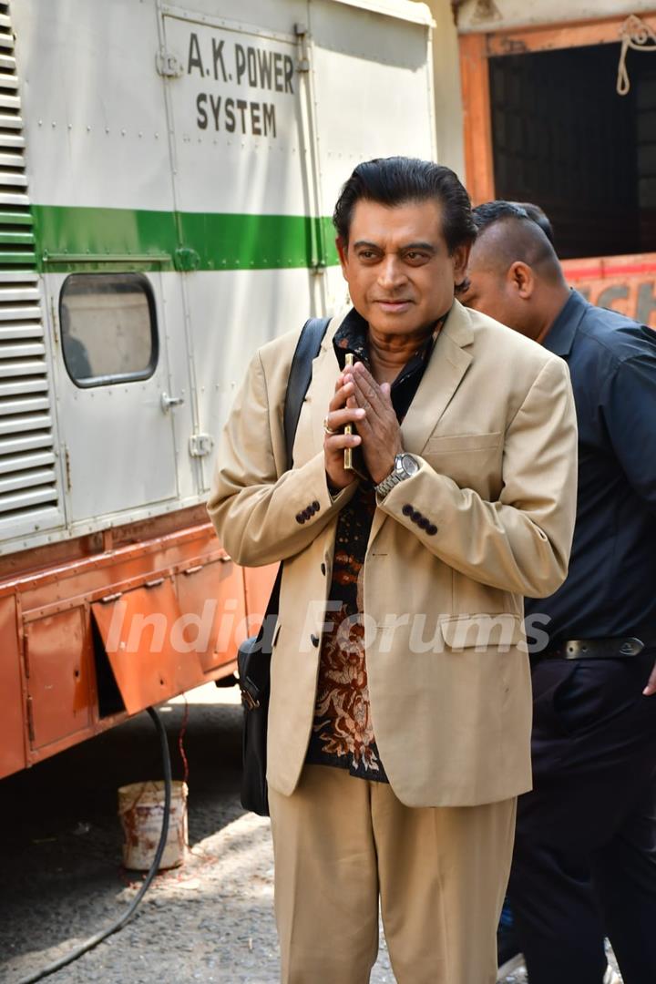 Amit Kumar snapped on the set of Dance Deewane 4