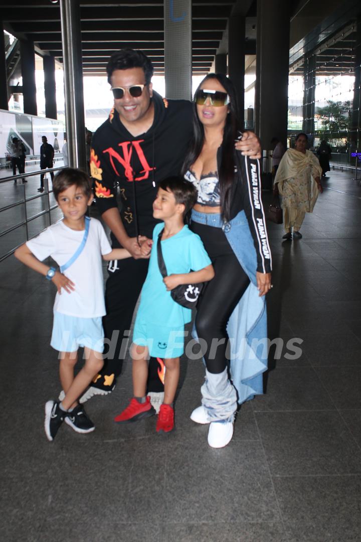 Kashmira Shah and Krushna Abhishek snapped at the airport