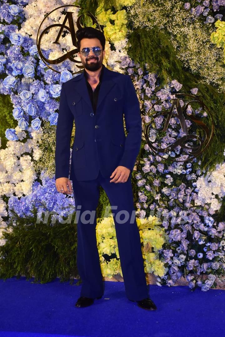 Maniesh Paul attend Anand Pandit’s daughter Aishwarya's wedding reception