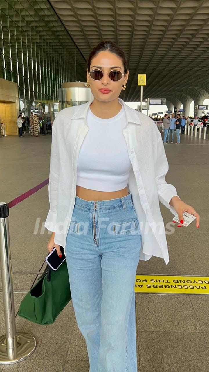 Athiya Shetty snapped at the airport