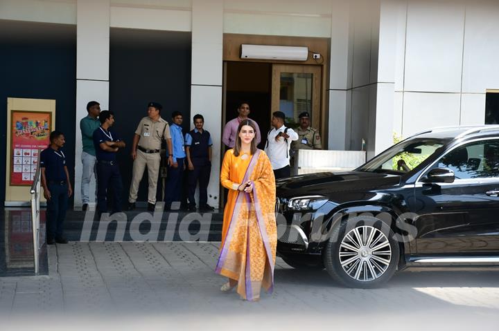 Kriti Sanon spotted at the Kalina airport