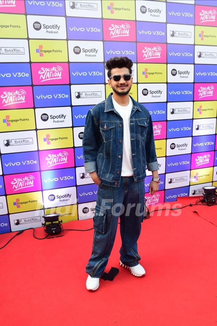 Munawar Faruqui grace the red carpet of Social Nation day 2