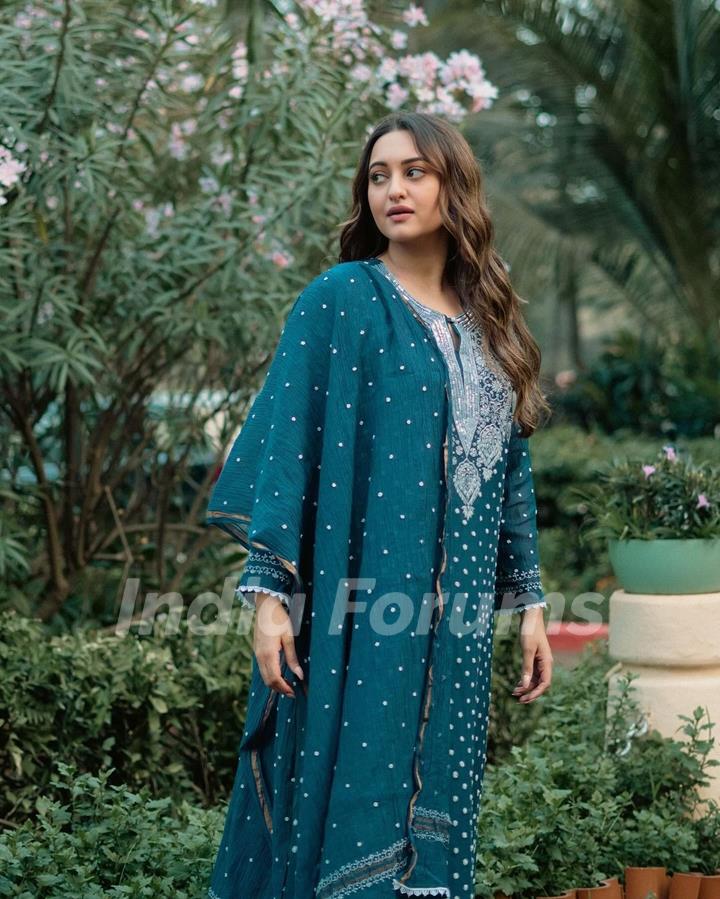 Sonakshi Sinha Sonakshi Sinha looks absolutely beautiful in an ethnic outfit