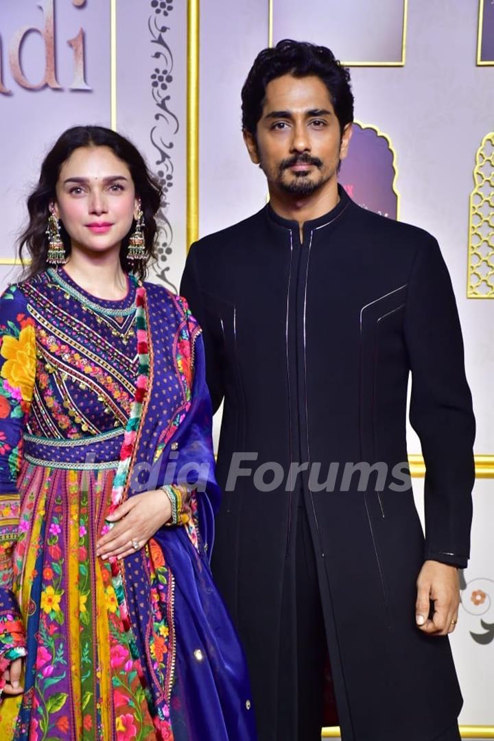 Aditi Rao Hydari and Siddharth grace the premiere of Heeramandi