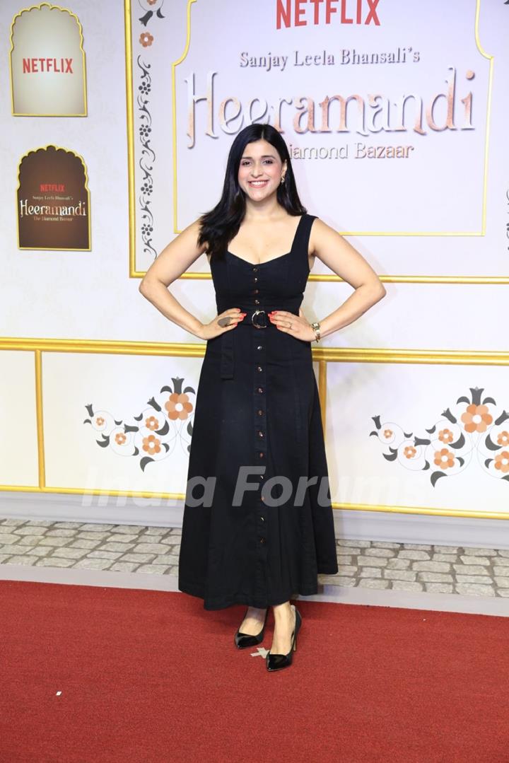 Mannara Chopra grace the premiere of Heeramandi