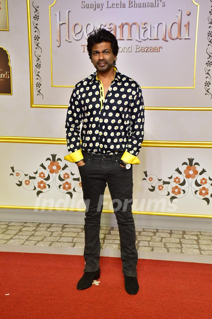 Nikhil Dwivedi grace the premiere of Heeramandi