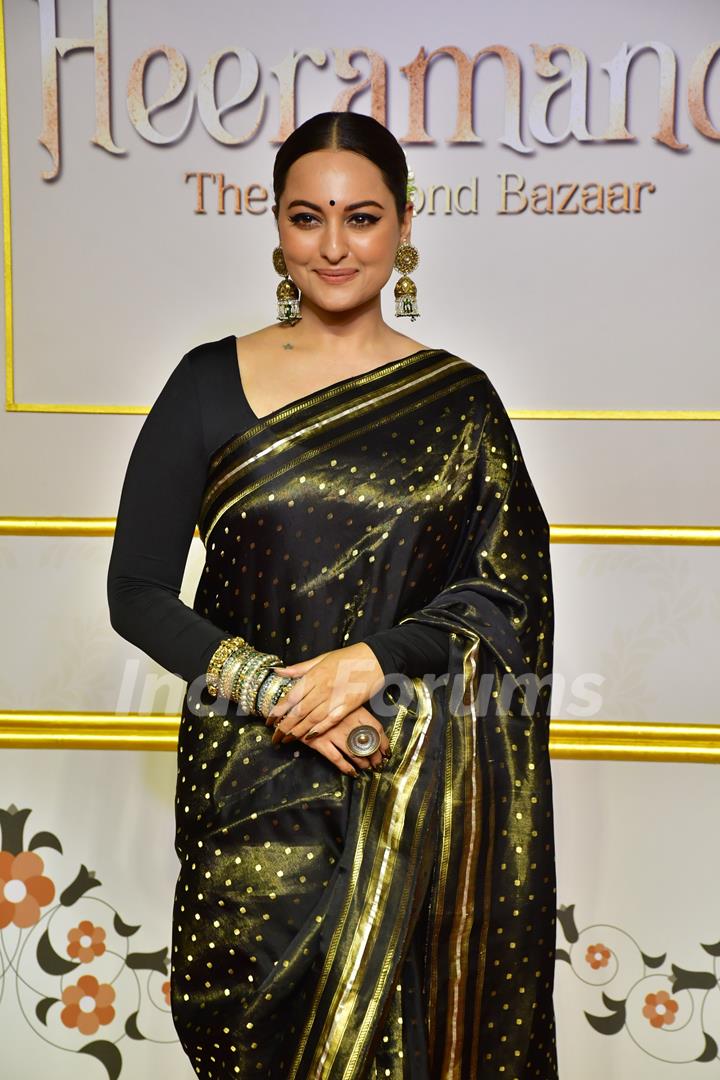 Sonakshi Sinha grace the premiere of Heeramandi