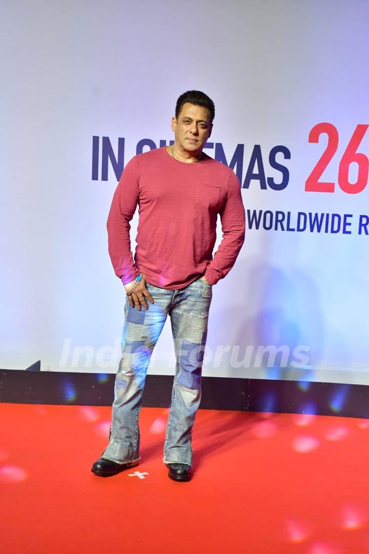 Salman Khan grace the Screening of Ruslaan