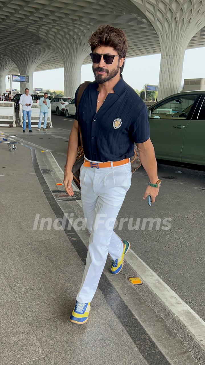 Vidyut Jammwal snapped in the Airport