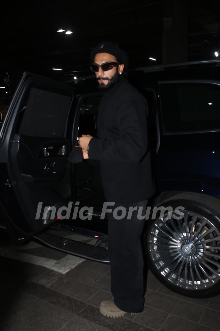 Ranveer Singh snapped at the airport