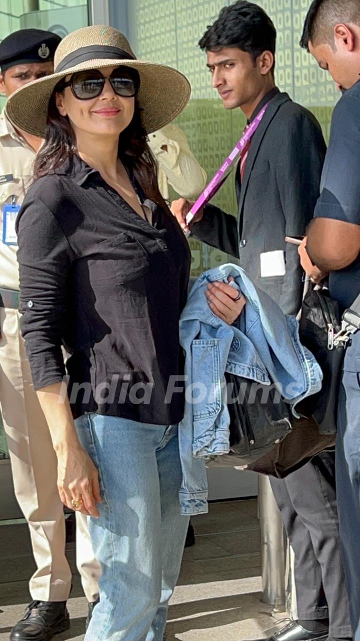 Preity Zinta snapped at the airport