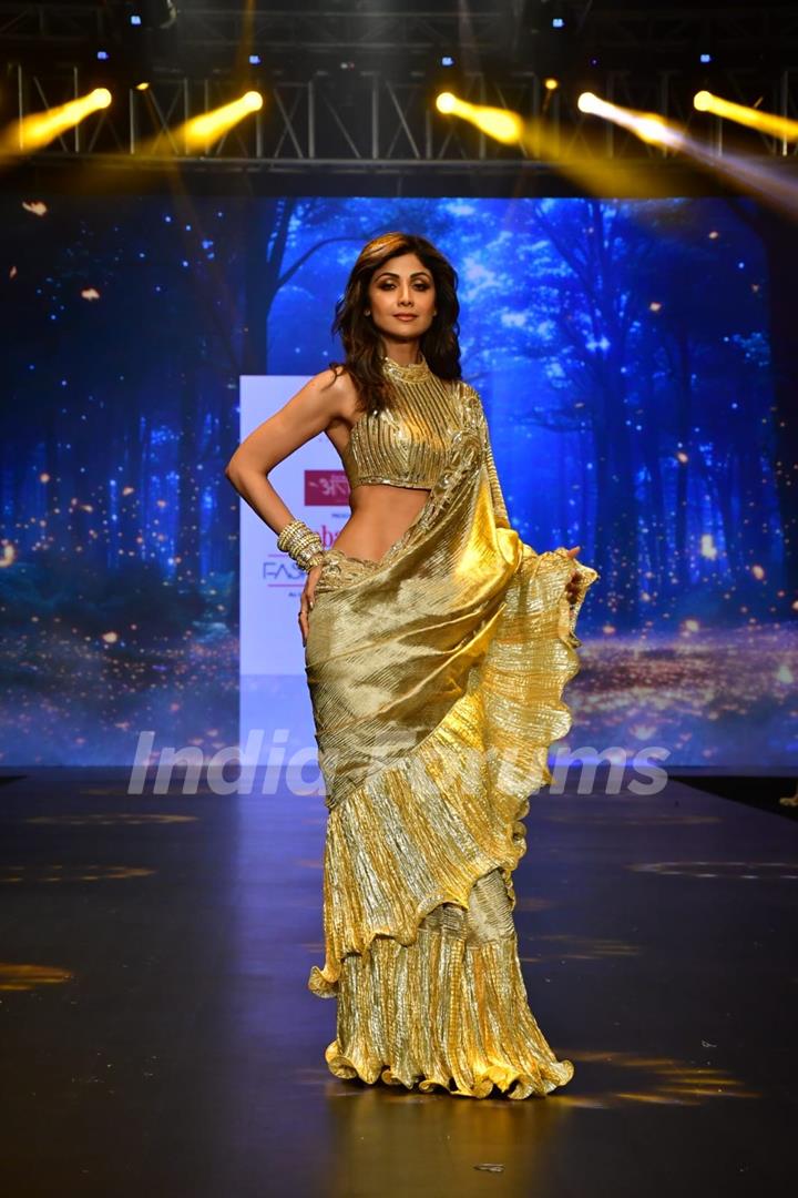 Shilpa Shetty for Etasha by Asha at Bombay Times Fashion Week Day 2