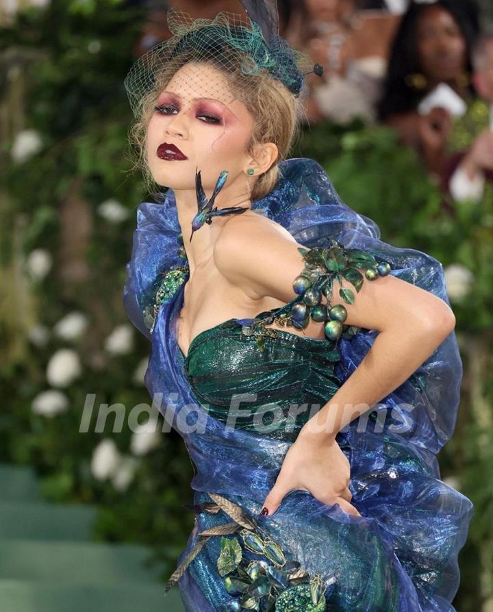 Zendaya grace Red carpet of Met Gala 2024 