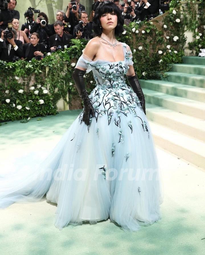 Sydney Sweeney grace Red carpet of Met Gala 2024 