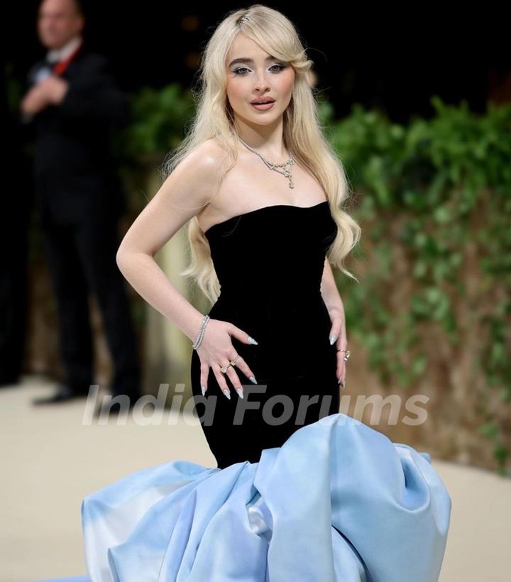 Sabrina Carpenter grace Red carpet of Met Gala 2024 