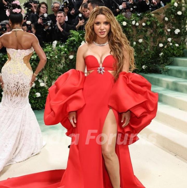 Shakira grace Red carpet of Met Gala 2024 