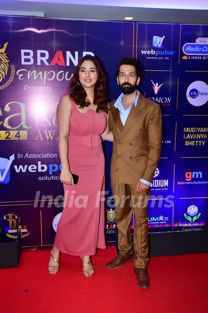 Nakuul Mehta and Disha Parmar grace the Global Excellence Awards 2024