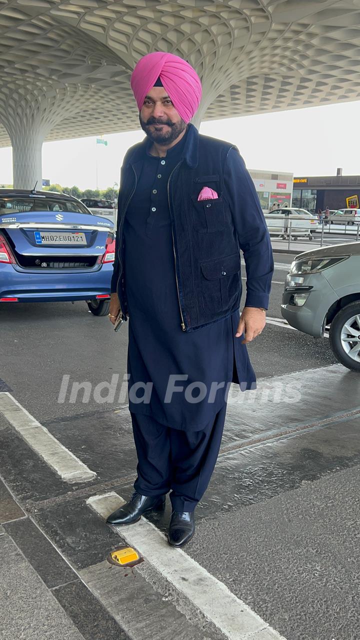 Navjot Singh Sidhu snapped at the airport