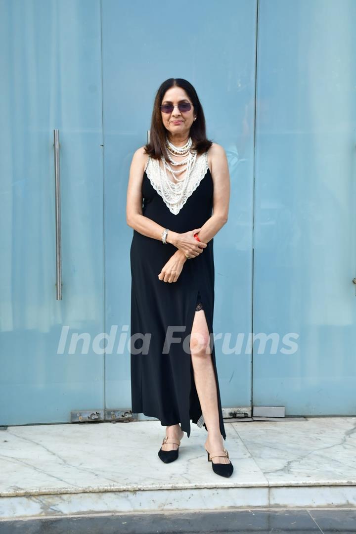 Neena Gupta snapped for the promotion of Panchayat 3