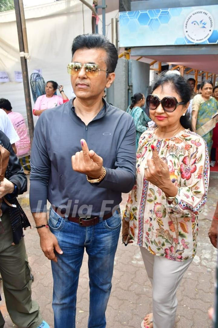 Anand Pandit snapped after their Lok Sabha Election voting