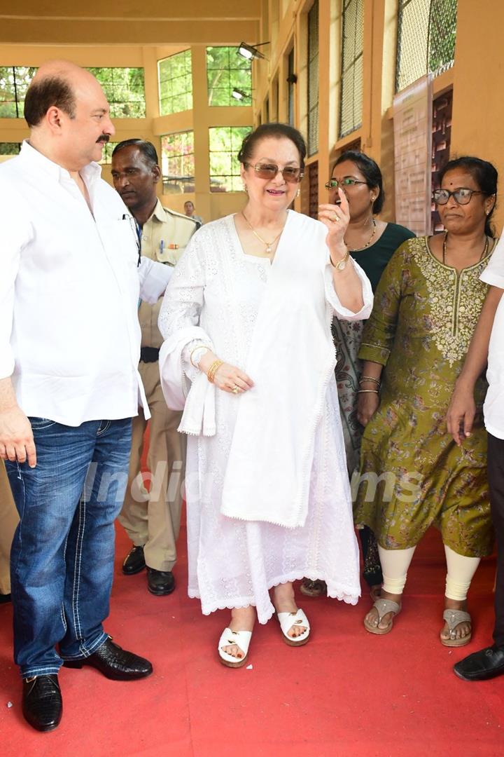 Saira Banu snapped after their Lok Sabha Election voting