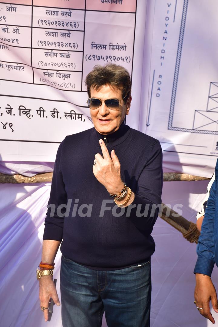 Jeetendra snapped after their Lok Sabha Election voting