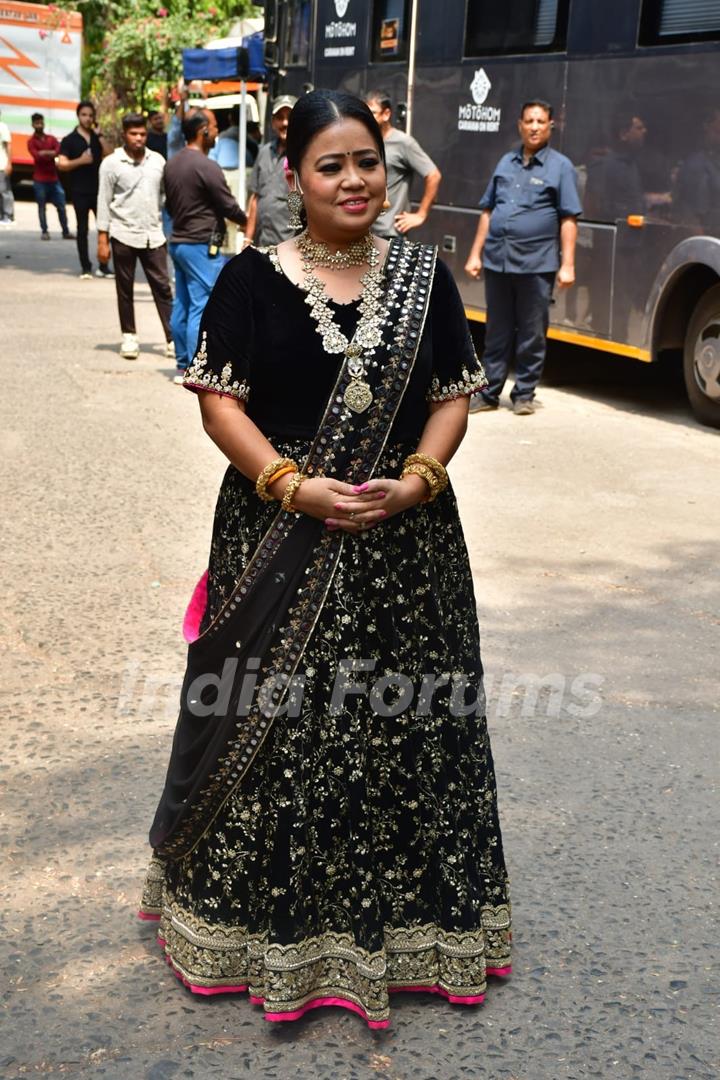 Bharti Singh snapped on the set of Dance Deewane 4 Finale