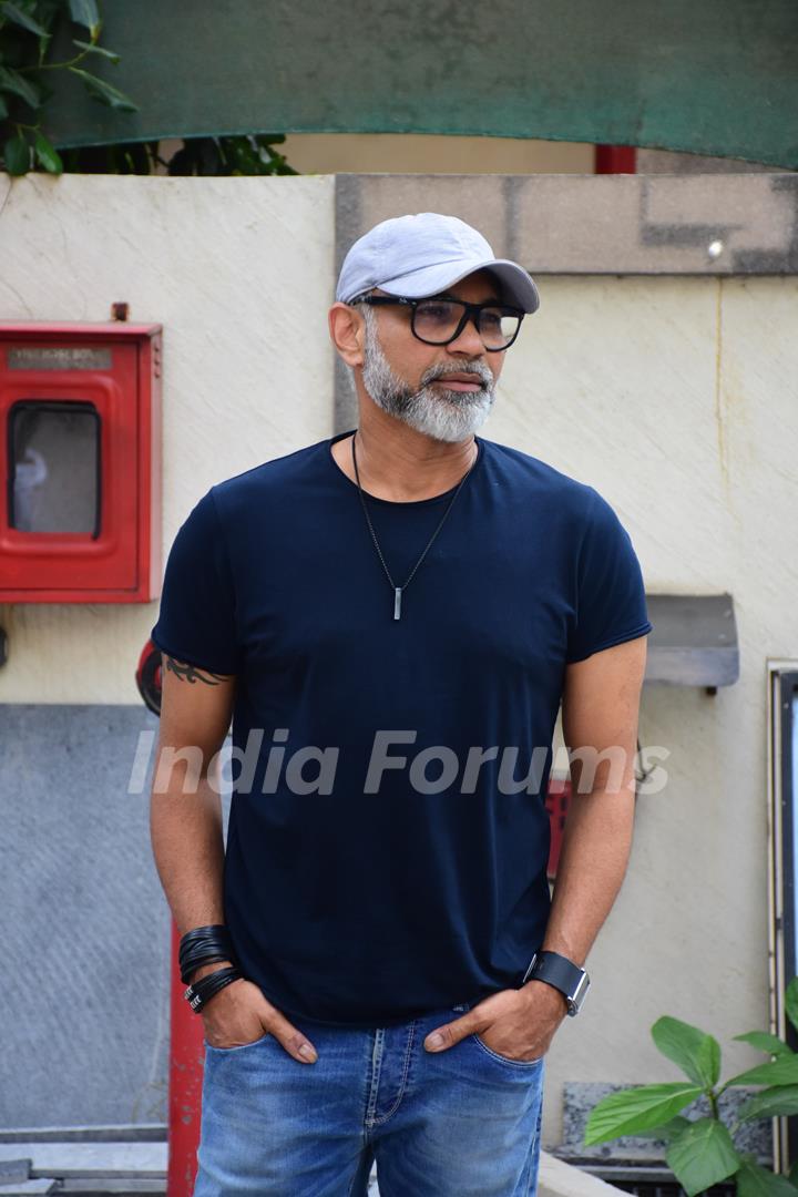Abhinay Deo snapped for the promotion of film Savi
