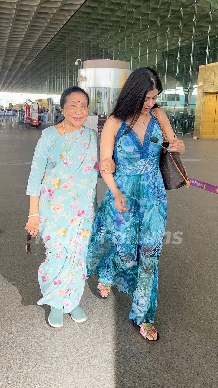 Asha Bhosle snapped at the airport