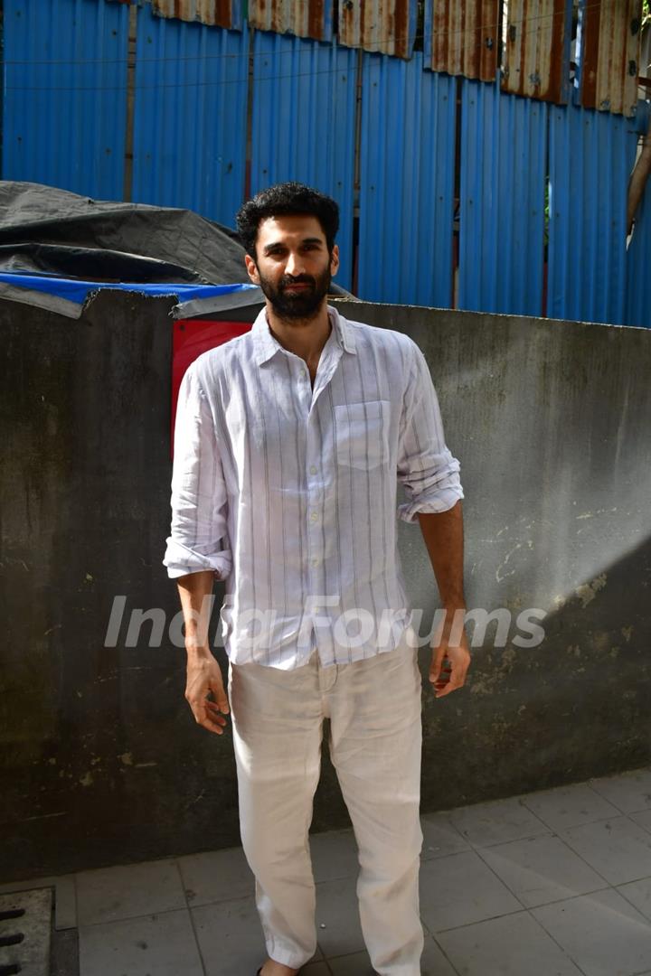 Aditya Roy Kapur snapped in the city