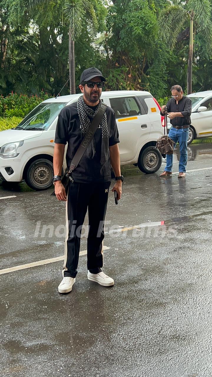 Kabir Khan snapped at the airport