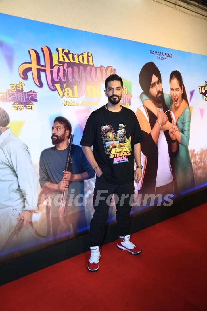 Angad Bedi snapped at the premiere of Kudi Haryane Val Di